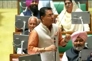 Punjab Vidhan Sabha Session: ਅਮਨ ਅਰੋੜਾ ਅਤੇ ਪ੍ਰਤਾਪ ਬਾਜਵਾ ’ਚ ਤੂੰ-ਤੂੰ, ਮੈਂ-ਮੈਂ, ਹਰਪਾਲ ਚੀਮਾ ਨੇ ਦਿਖਾਈ ਤਲਖੀ